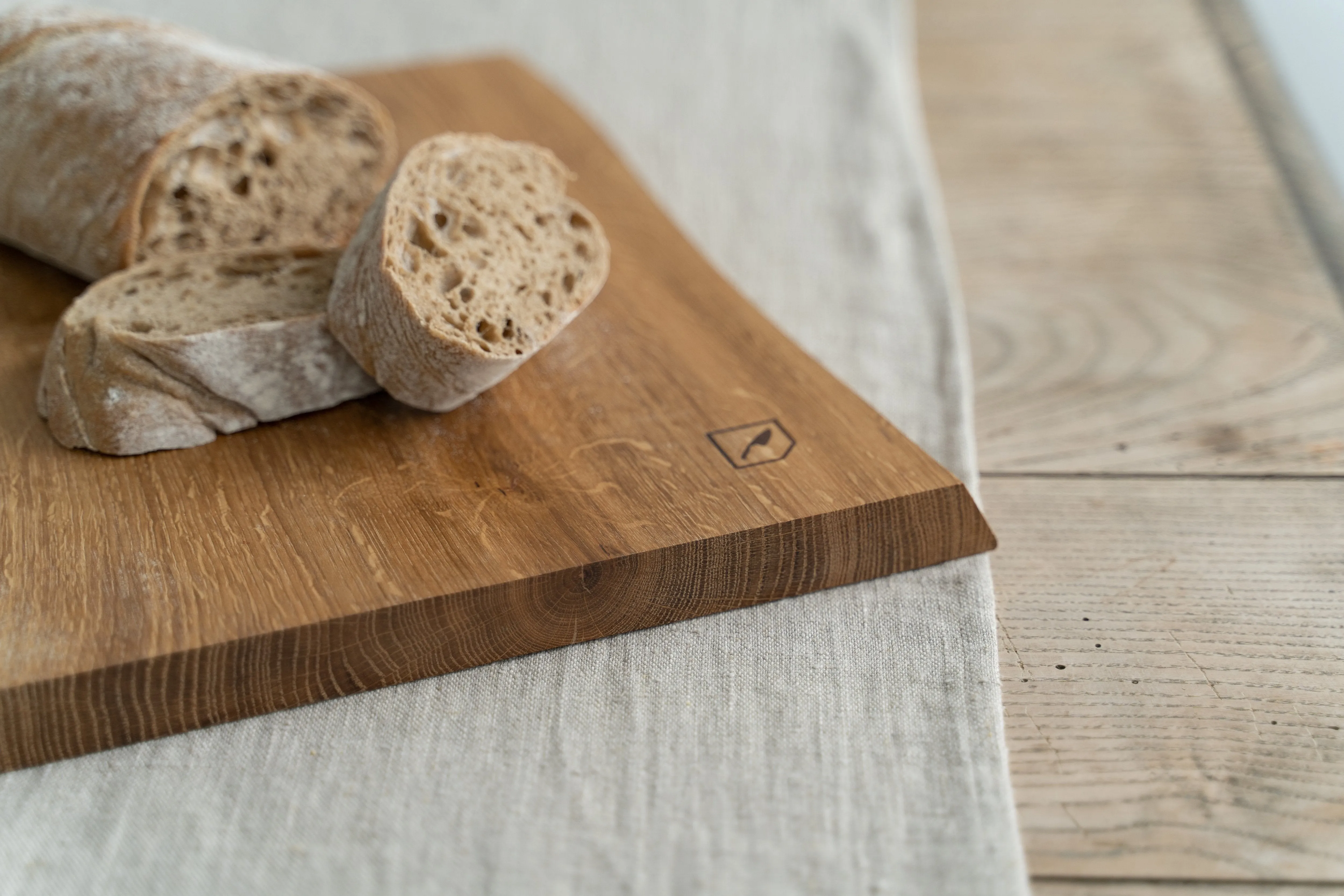 Mediea Small Oak Cutting Board