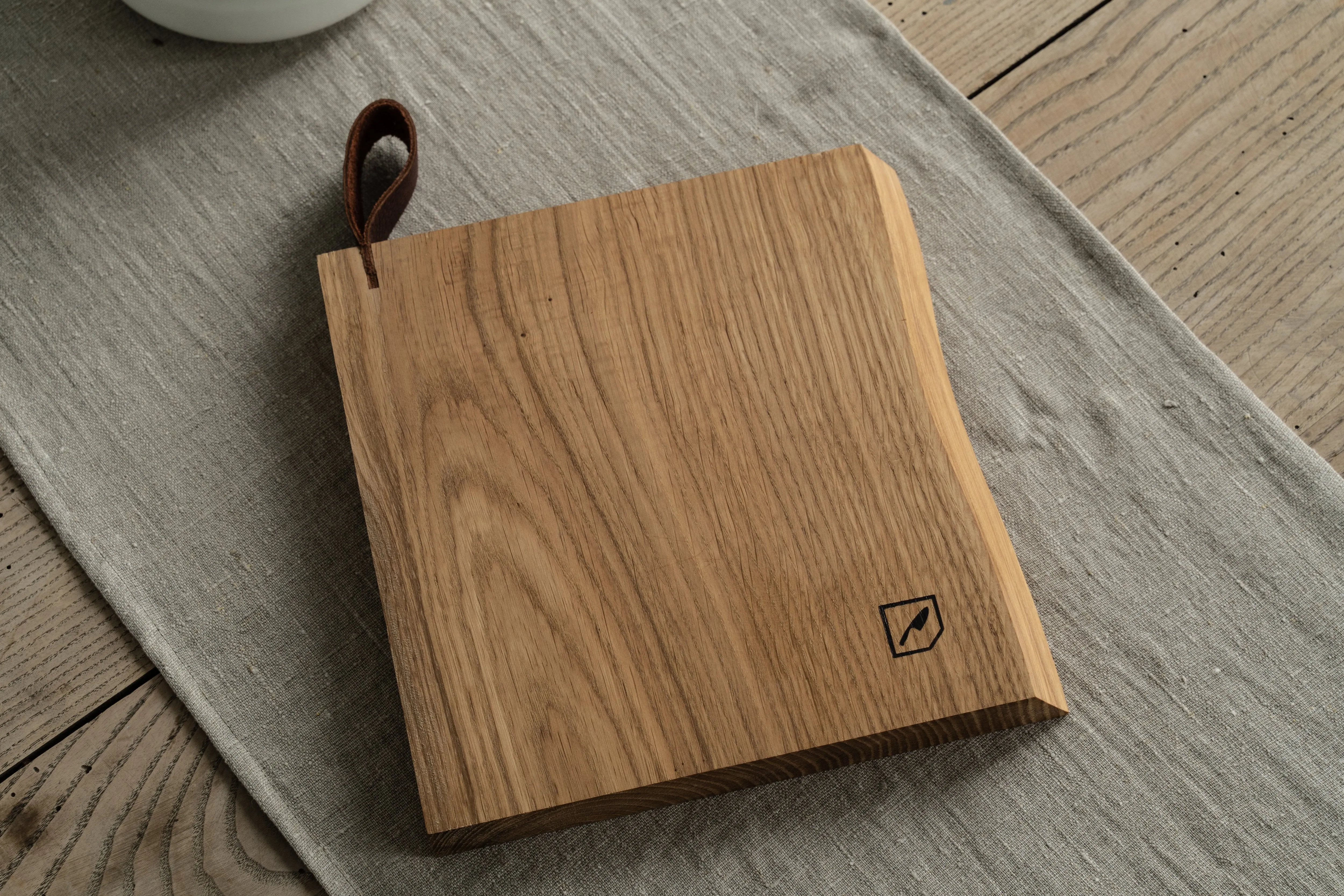 Mediea Small Oak Cutting Board