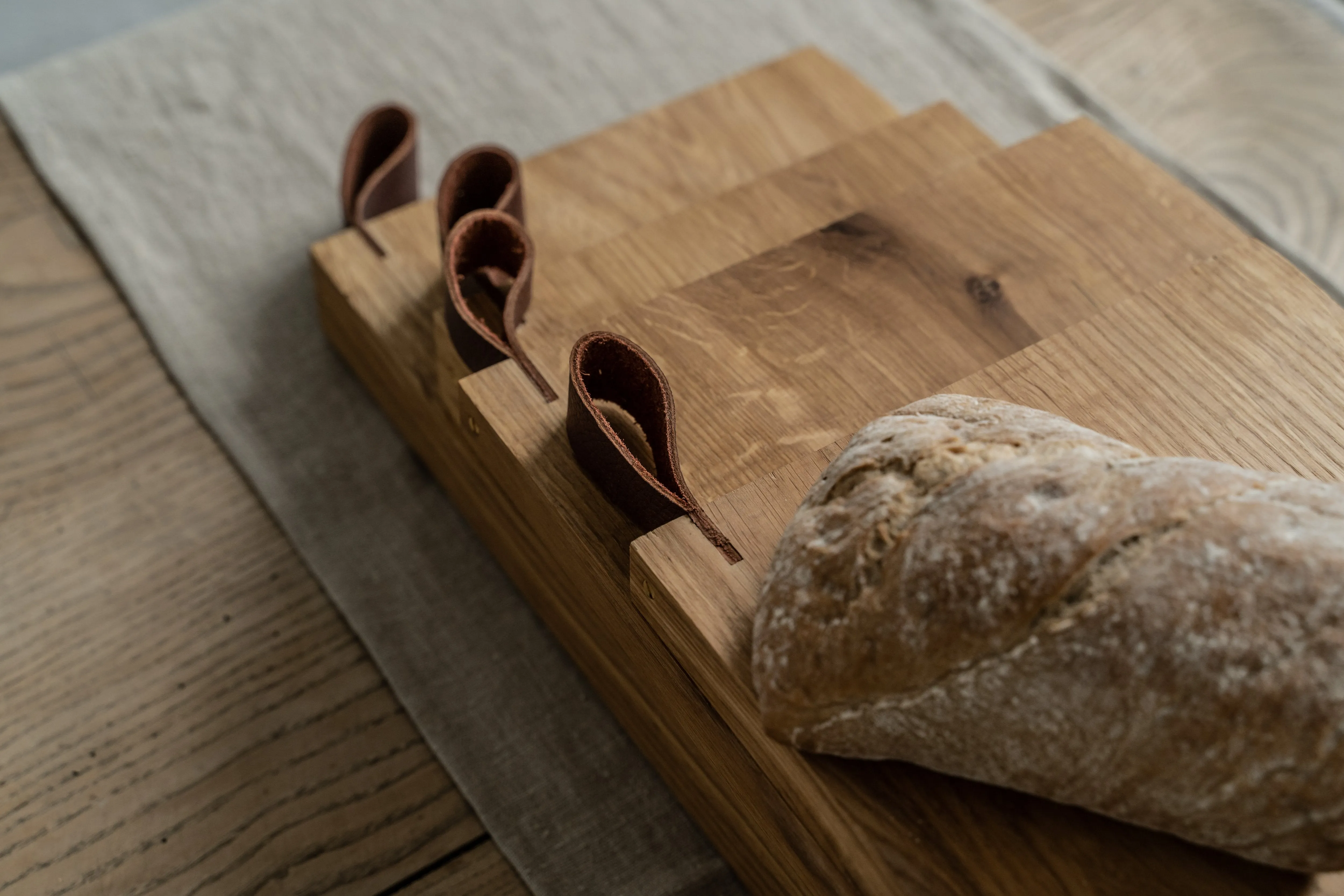 Mediea Small Oak Cutting Board