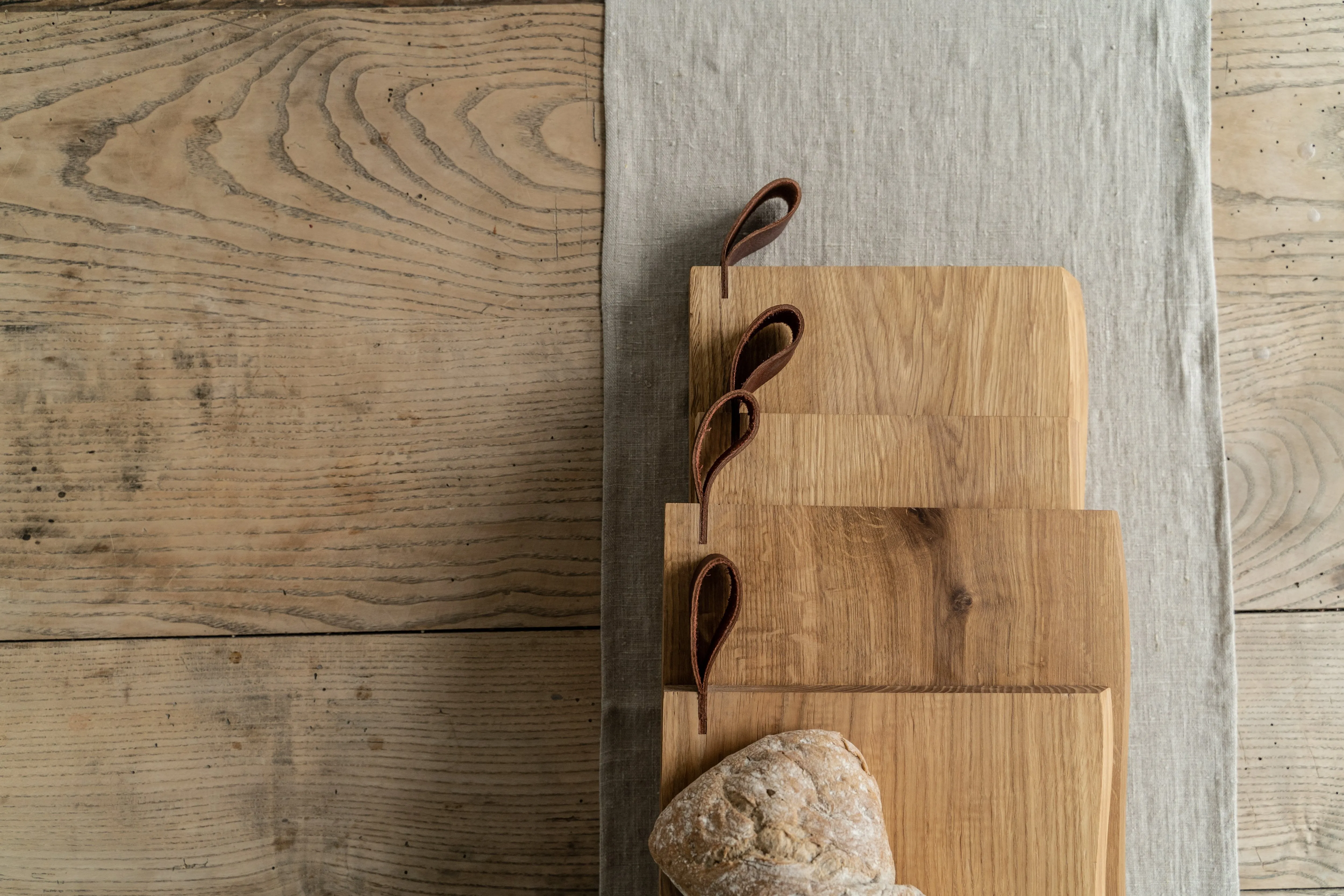 Mediea Small Oak Cutting Board