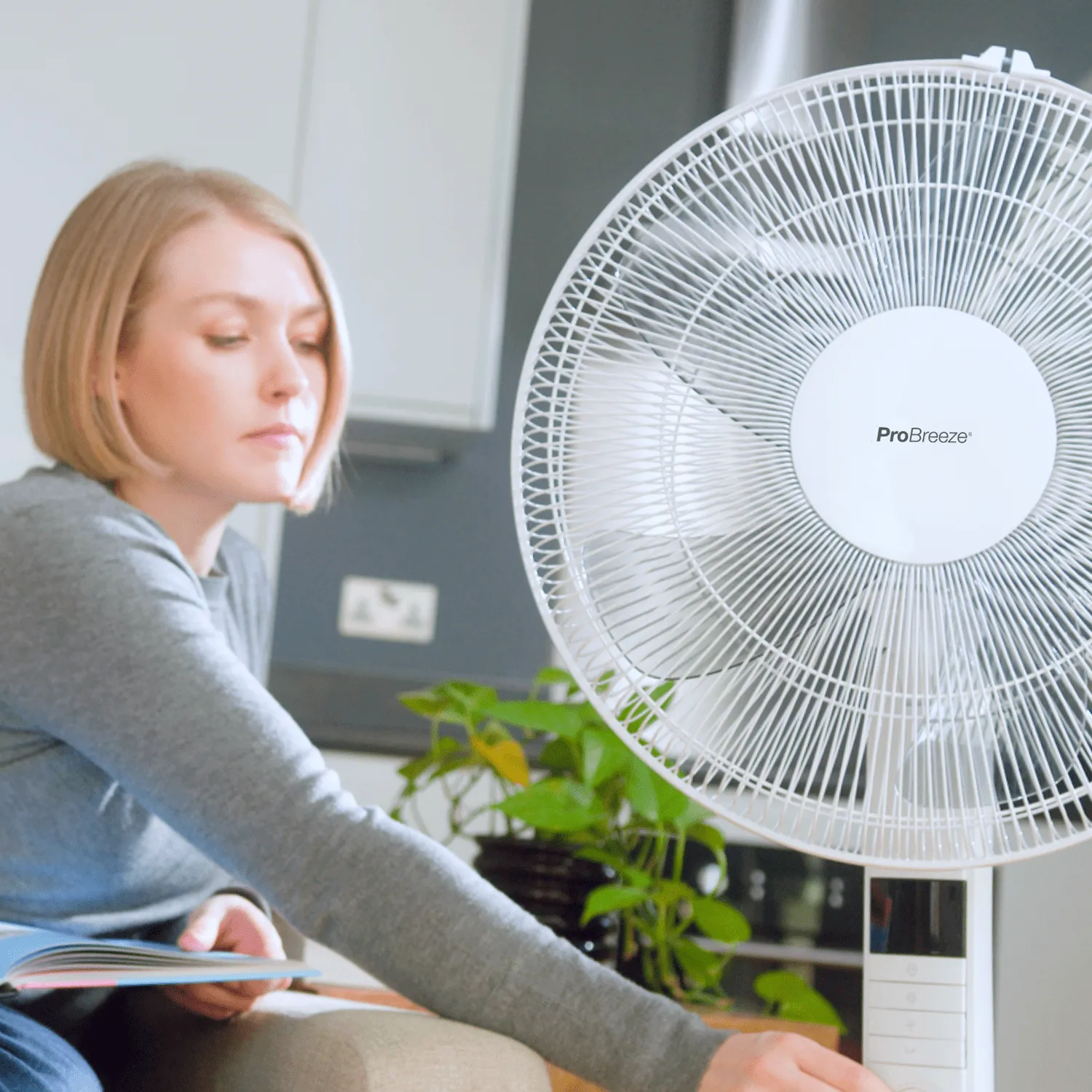 Refurbished - 16" Pedestal Fan with 4 Fan Modes and Remote Control